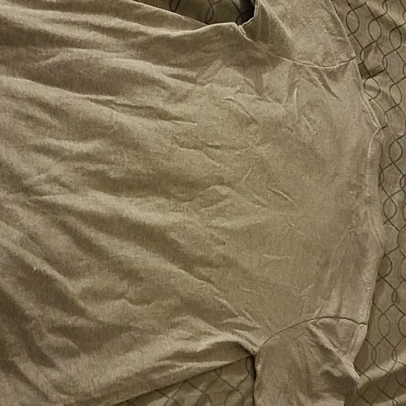 I am selling a grey/white Hustle T-Shirt KidsSizeM - Picture 2 of 2